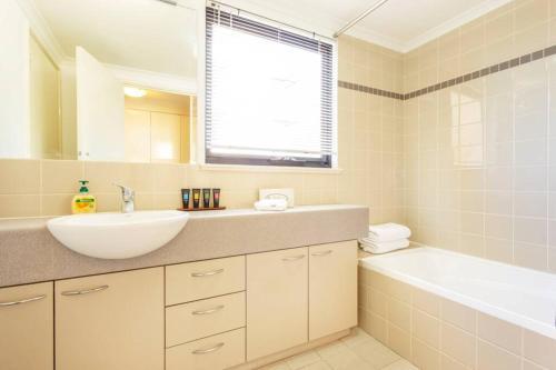 Nesuto Mounts Bay Apartment - Executive Escapes
