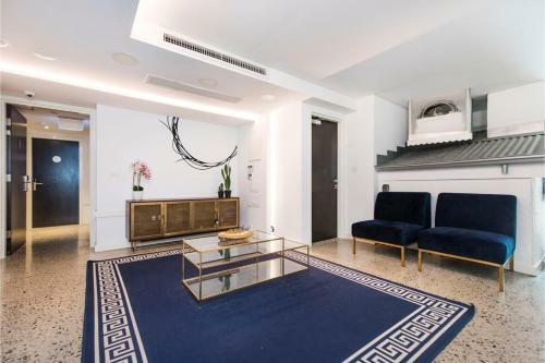 Boho Room In The City - Remarkable Rooftop