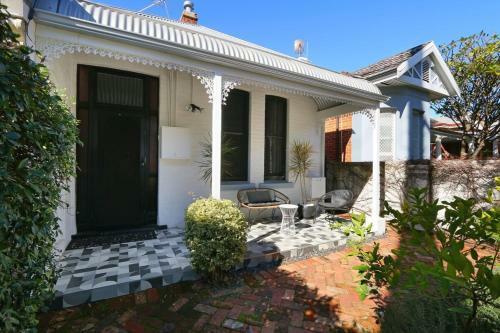 Designer 2-bed House Wgarden - Northbridge Perth