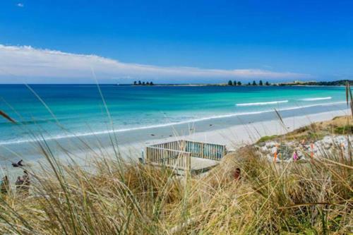 Sandpiper - Charming Beach Villa