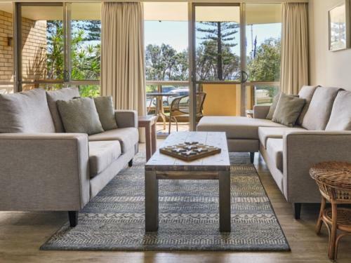 Perfectly Positioned Beachfront Apartment - Unit 6