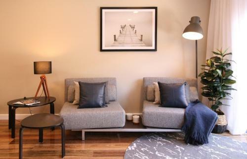 Evolve Near Adelaide Cbd - Netflix / Wine / Lock Up Garage!