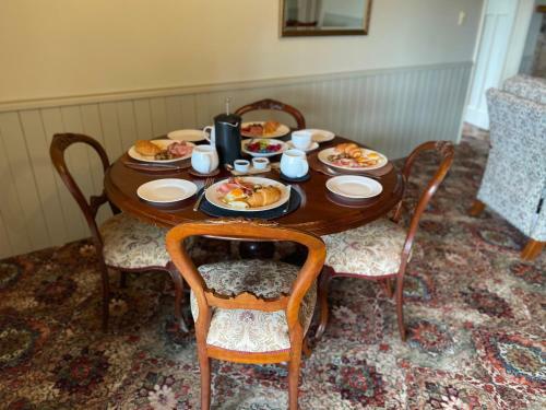 Bed & Breakfast Big Fella Wines & Accommodation
