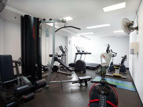 The Hydeaway-luxe Hyde Park City Apartment-hosted By Labode Accommodation