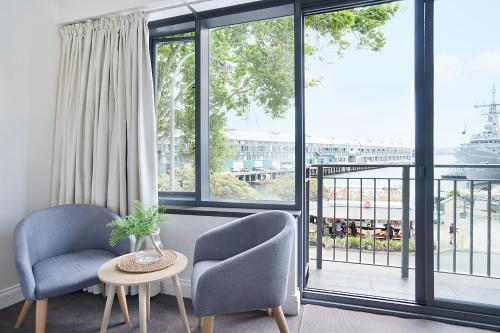 Apartamento King Size Studio With Water View, Walk To The City