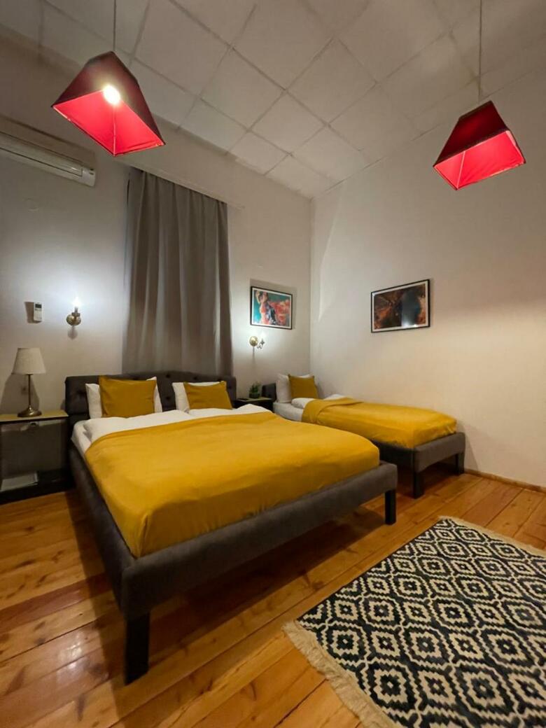 Hostal The Only One Suites