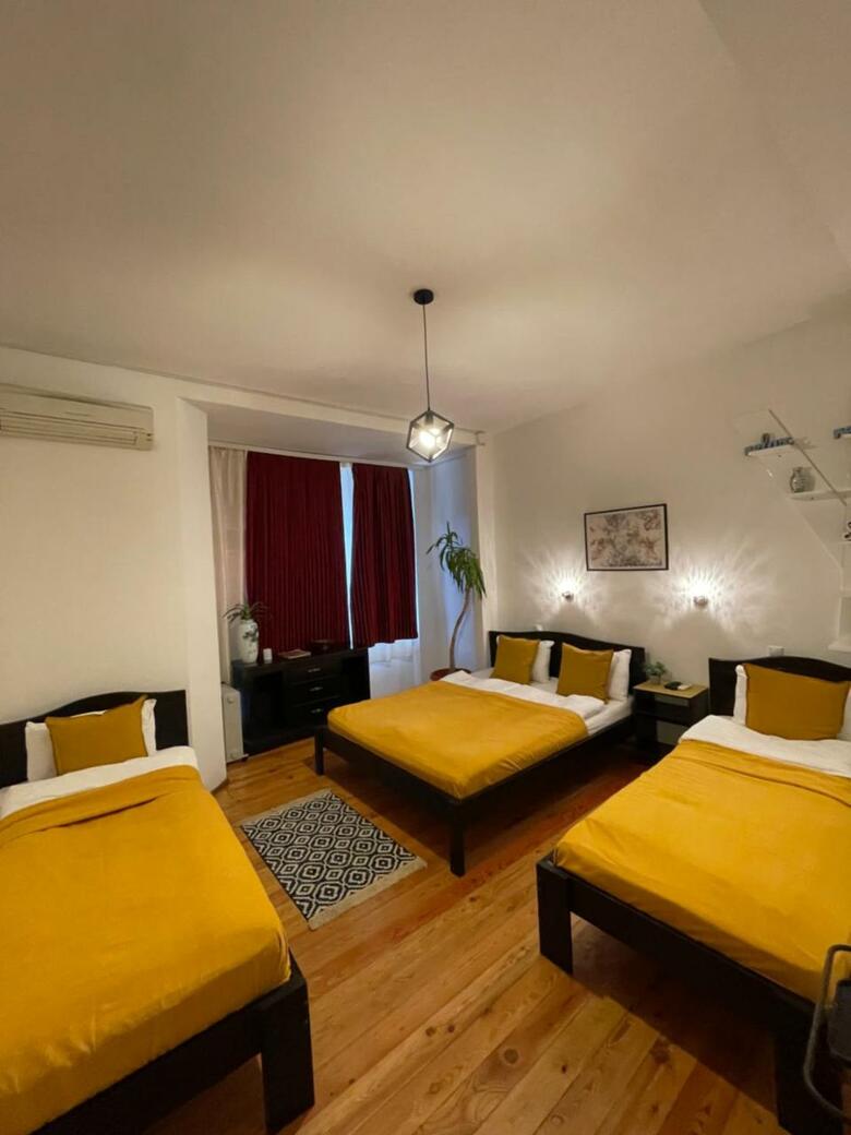 Hostal The Only One Suites