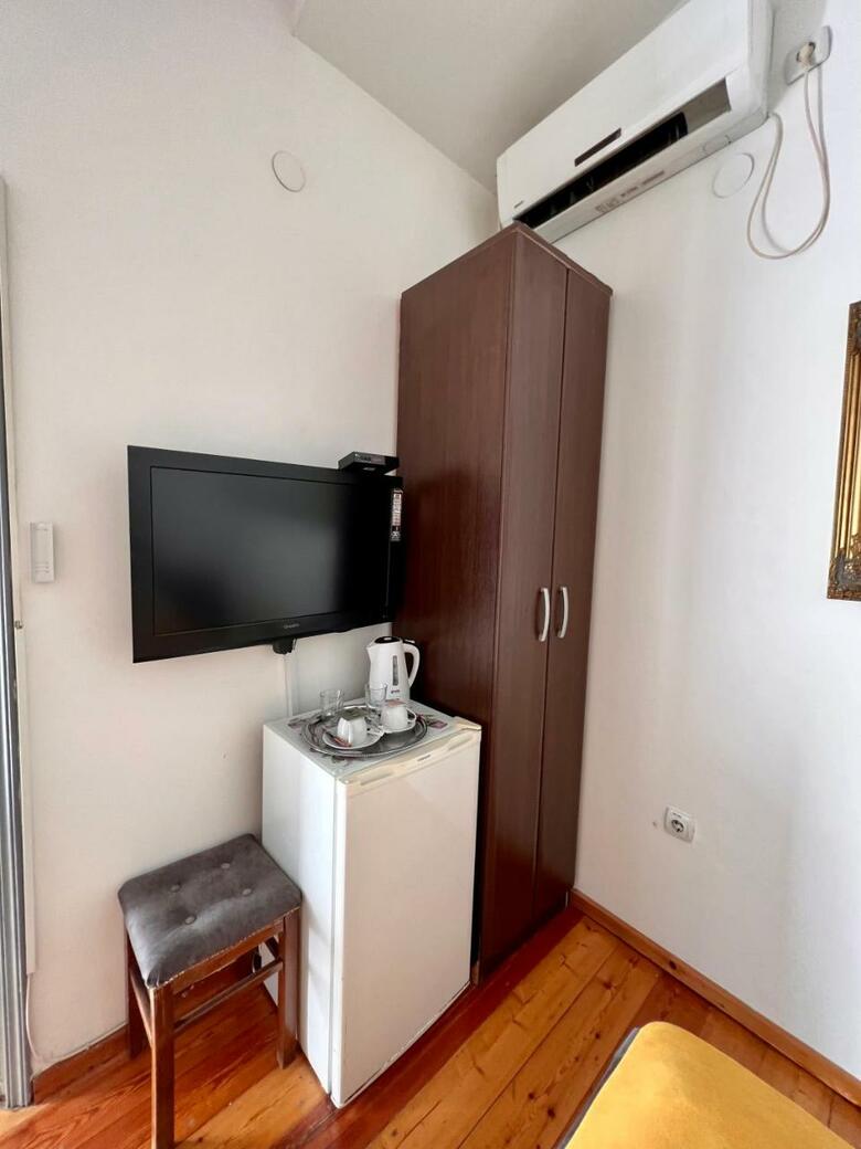 Hostal The Only One Suites