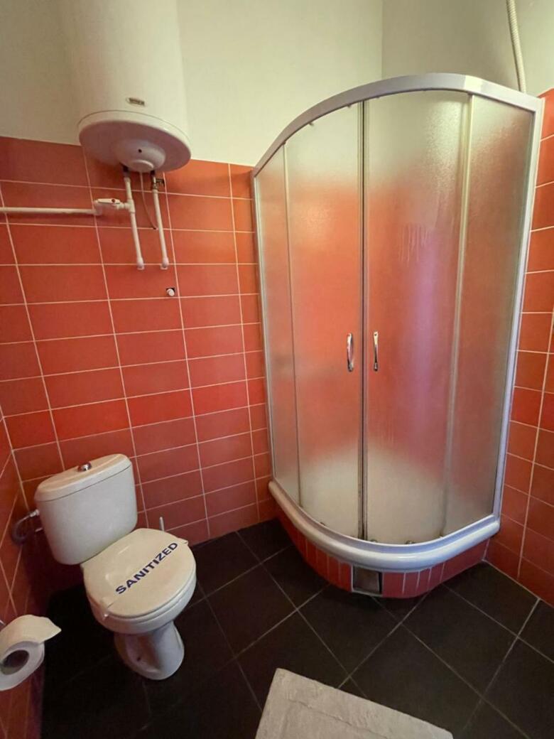 Hostal The Only One Suites