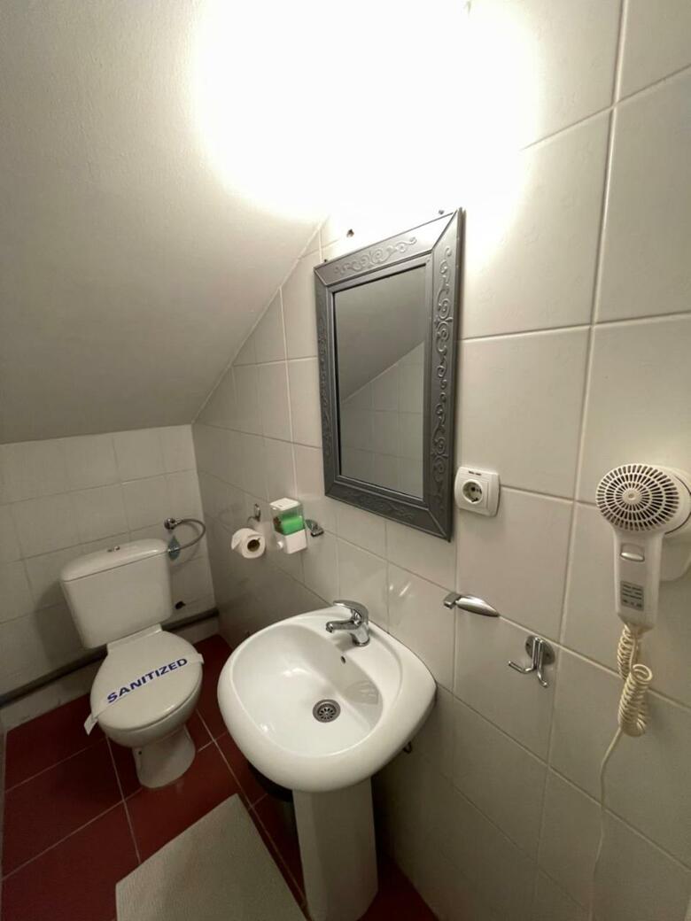 Hostal The Only One Suites