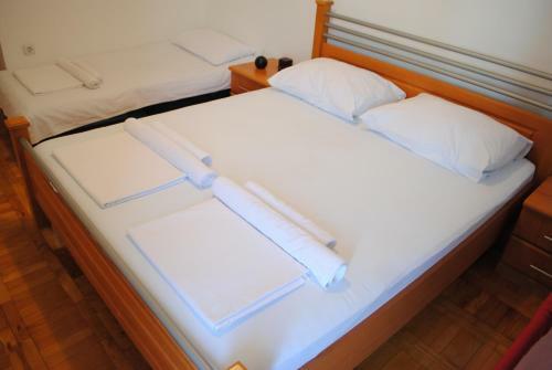 4 Rooms Apartments