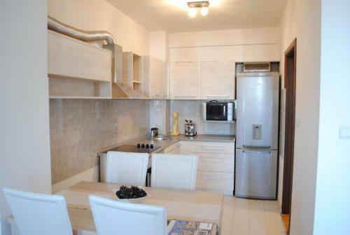 4 Rooms Apartments