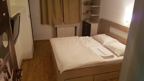 4 Rooms Apartments