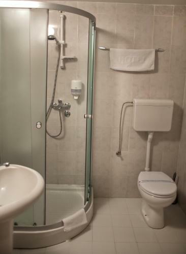 4 Rooms Apartments