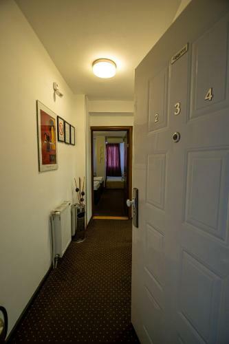 4 Rooms Apartments