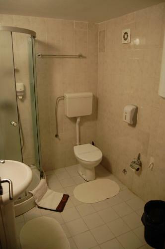 4 Rooms Apartments