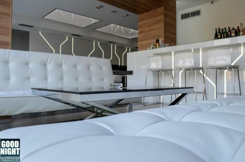 Hostal Apartments Good Night
