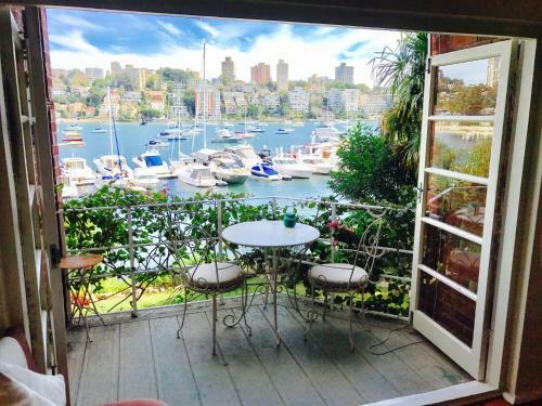 Double Bay Harbour-front Apartment With Stunning Views