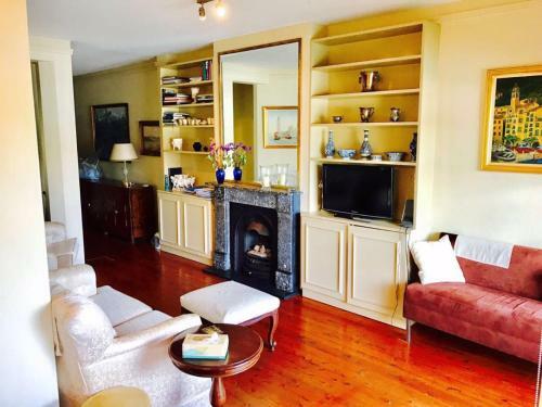 Double Bay Harbour-front Apartment With Stunning Views