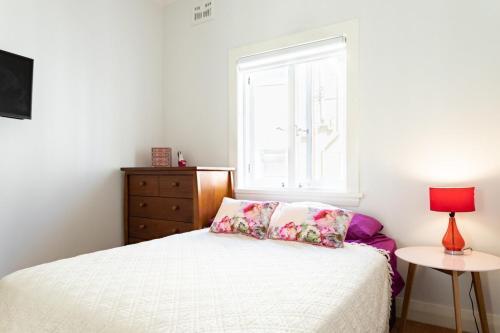 Garden Style Apartment - Prime Location