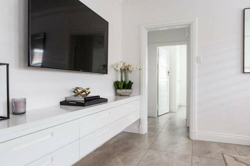 Luxury Escape, In Bellevue Hill Apartment