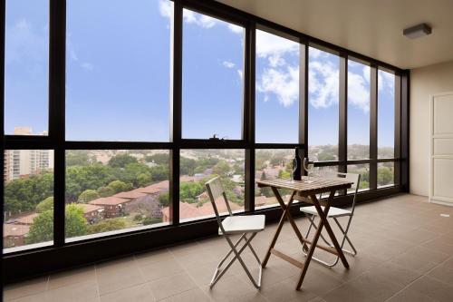 Light-filled Designer Apartment With Amazing Views