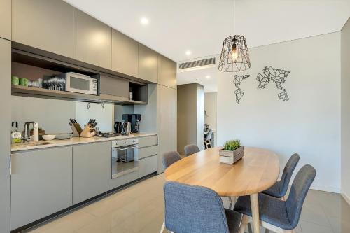 Stylish Camperdown Apartment And Parking Inc