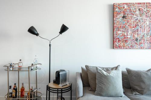 Stylish Camperdown Apartment And Parking Inc