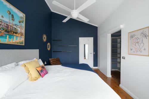 Stylish Beach Home // Moments From Water