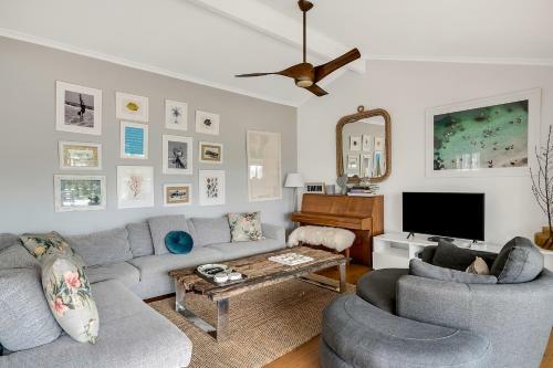 Stylish Beach Home // Moments From Water