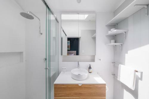 Stylish Beach Home // Moments From Water
