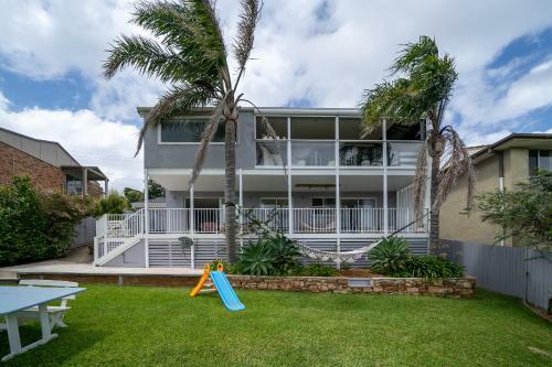 Stylish Beach Home // Moments From Water