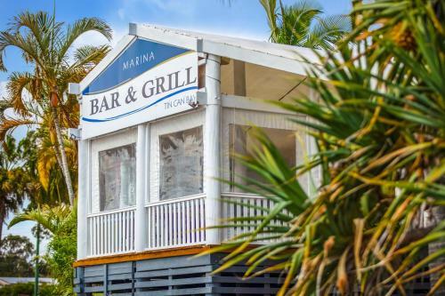 Hotel Tin Can Bay Marina Villas