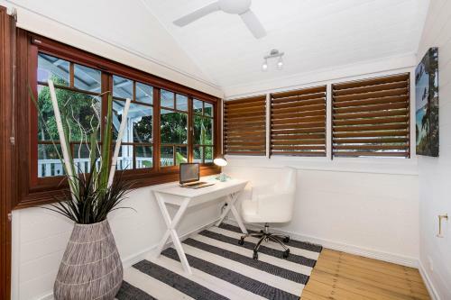 Gorgeous Home 3 Mins To Strand