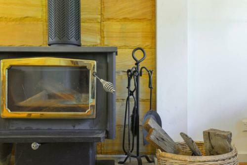Nature Lovers Dream // Fireplace //access To Hikes