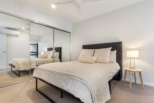 Apartamento Incredible 2-bed Unit With Parking And Lounge Deck