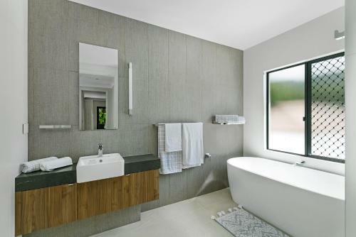 Esprit 10 Luxury Retreat