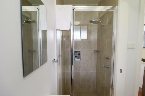 Bluewater Executive Villa In Raffertys Resort