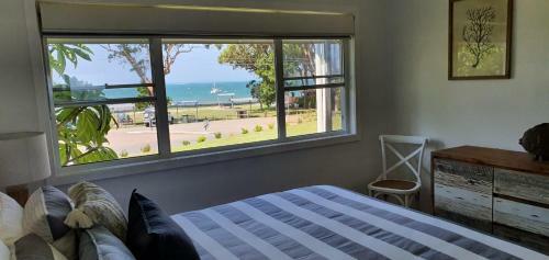 Foreshore Beach Cottage And Studio Boat Shed