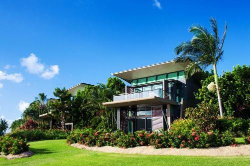 Yacht Club Villas