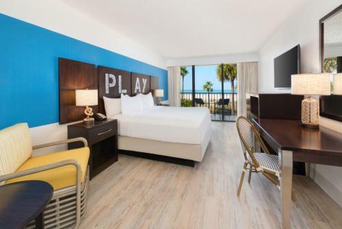Hotel Sirata Beach Resort