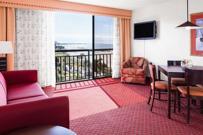 Hotel Sirata Beach Resort