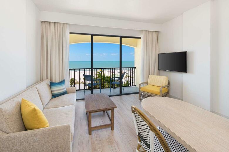 Hotel Sirata Beach Resort