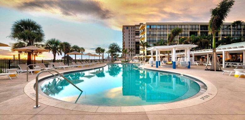 Hotel Sirata Beach Resort