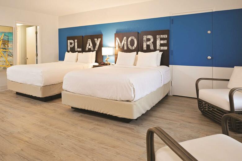 Hotel Sirata Beach Resort