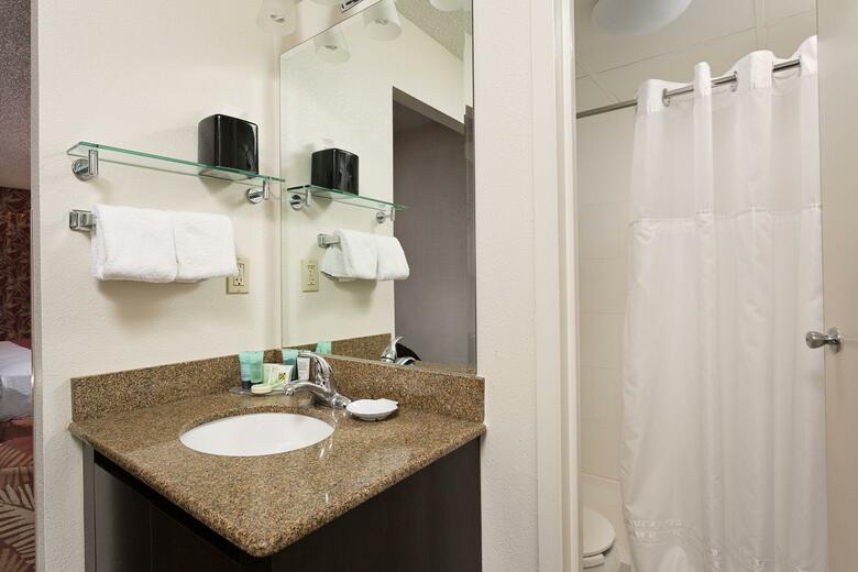Hotel Sirata Beach Resort