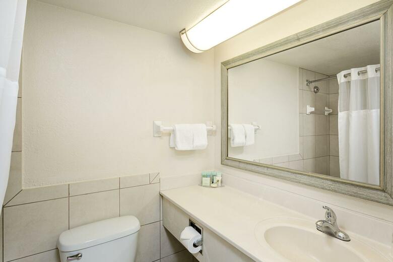 Hotel Sirata Beach Resort