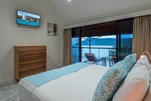 Mermaids Reach On Hamilton Island