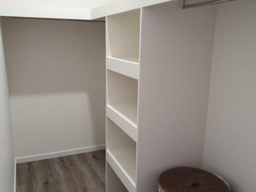 26 Satinwood Drive- Low Set Modern, Sleeps 8