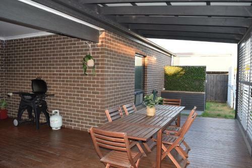 Modern 4 Bed, 5mins To Torquay Beach,wifi,parking